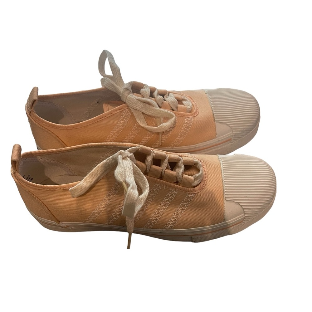 Keds canvas sneakers. Sz 6.5 peach color lace up